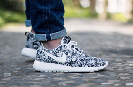 Buty Nike Roshe One Print Premium  833620-010 "Floral"