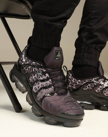 Buty Nike Air Vapormax Plus (924453-017) GEOMETRIC