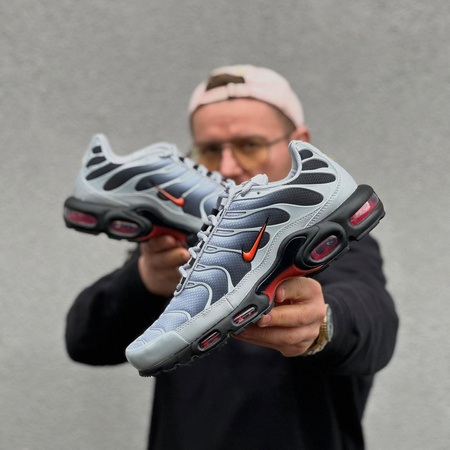 Buty Nike Air Max Plus (DM0032-011) Wolf Grey/Picante Red