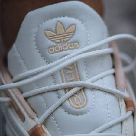 Buty Adidas OZELIA (GY6194) Off White / Brown / Halo Blush 