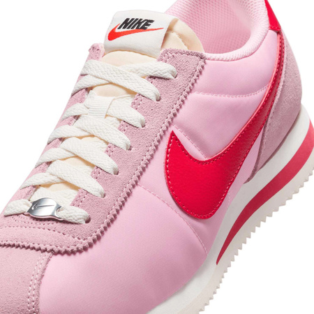 Buty Nike Cortez Textile (HF9994-600) Med Soft Pink/Fire Red