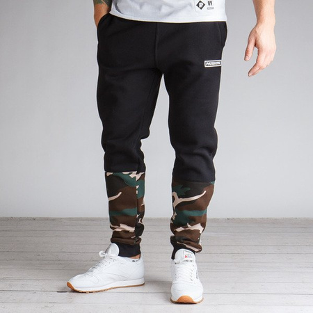 Spodnie Patriotic FUTURA BOX (black/woodland camo)