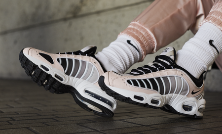 Buty Nike Air Max Tailwind IV (CJ7976-603) LIGHT SOFT PINK/BLACK-WHITE-DESERT SAND