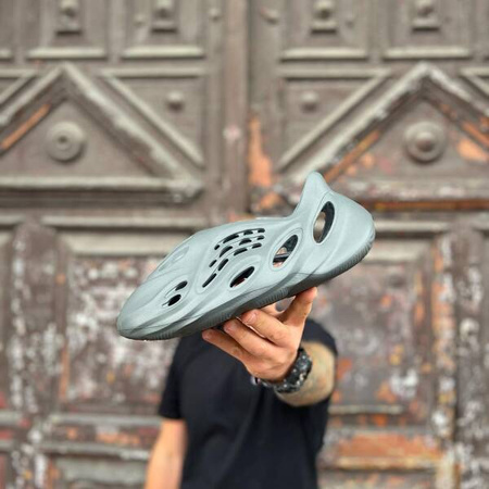 Buty Yeezy Foam Runner (ID4811) CARBON/CARBON