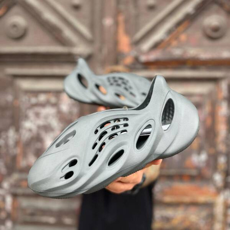 Buty Yeezy Foam Runner (ID4811) CARBON/CARBON