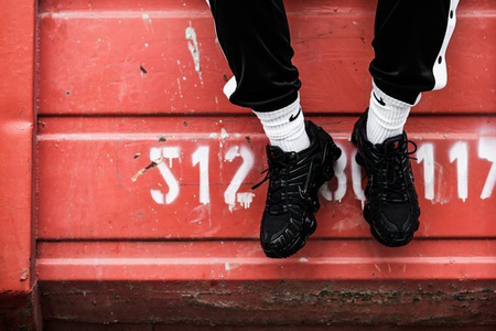 Buty Nike SHOX TL (AV3595-002) BLACK/BLACK-MTLC HEMATITE-MAX ORANGE