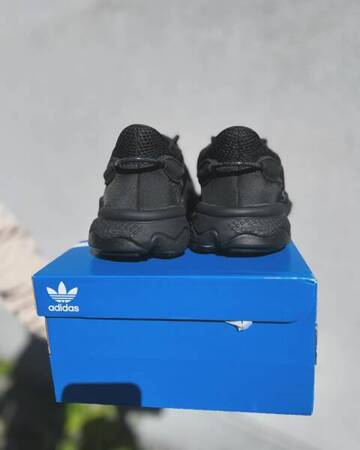 Buty Adidas OZWEEGO (EE6999) Core Black / Core Black / Carbon