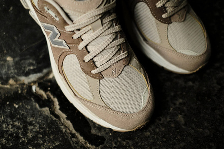 Buty New Balance M2002RSI Driftwood Sandstone