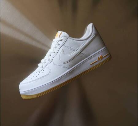 Buty Nike Air Force 1 '07 (DZ4512-100) Summit White / University Gold